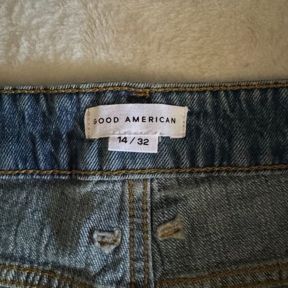 Good American Denim Shorts - Picture 3 of 3